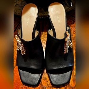 "Stuart Weitzman" slip ons